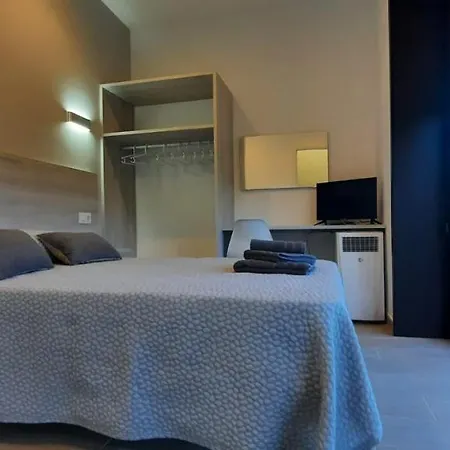 Clarevar ホステル *