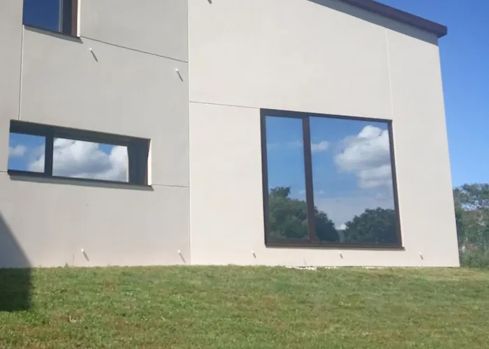 Albergue Clarevar Tui